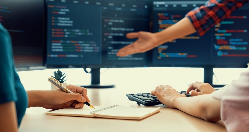 Acil Care entegrasyonu ve iletişim yazılımı.