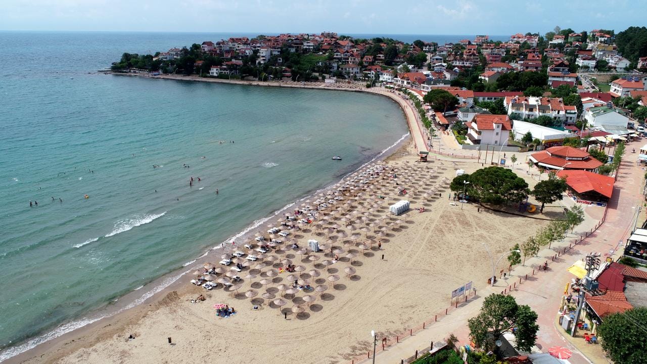 2026 Kandıra Sahil Fiyatları hakkında plaj ücretleri ve işletme rehberini gösteren detaylı görsel